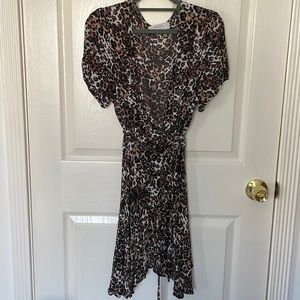 Wrap dress leopard print